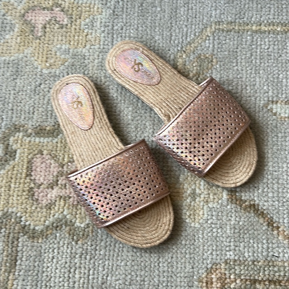 NEW Yosi Samra rose gold leather sandal, size 6
